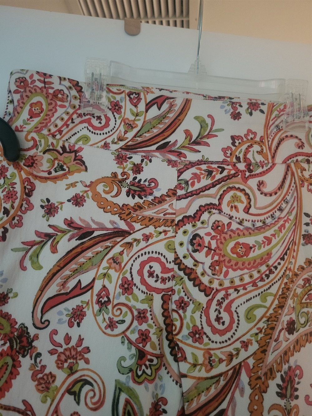 New York & Company White Paisley Halter Style Top and Pants Set. - Picture 4 of 14